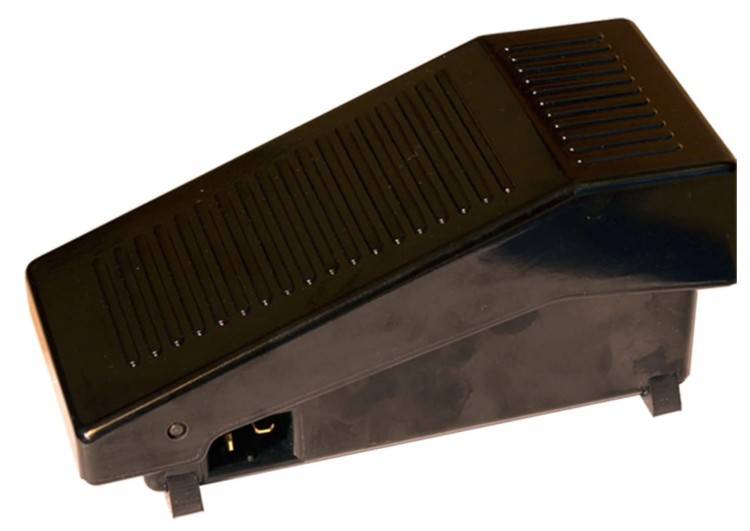 Regulator obrotów silnika maszyny do szycia Łucznik U1181 4-0-1190-40-1